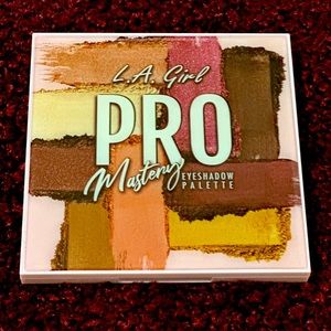 LA Girl, Pro Eyeshadow Palette Connoisseur, 1.23 Ounce